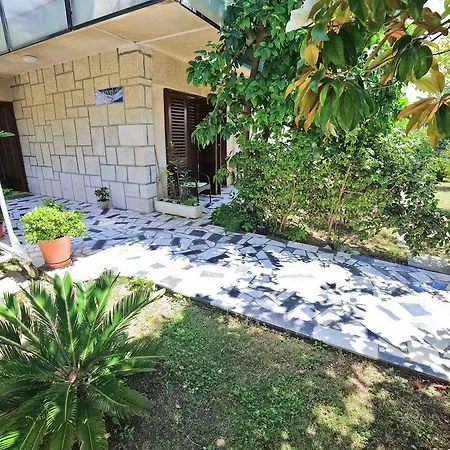 Meje דירה